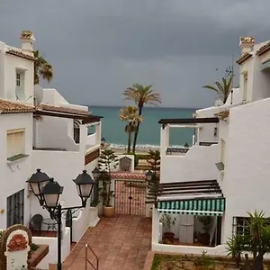 puerto-de-la-duquesa-beach-apartment.es-andalucia.com/